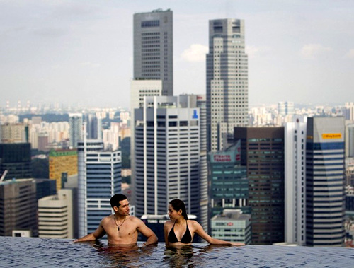 Visit The Gorgeous Infinity Pool In Singapore_4