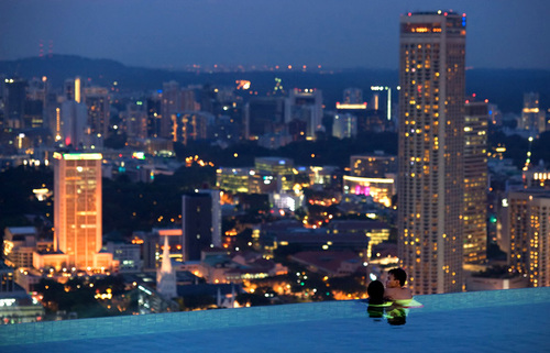 Visit The Gorgeous Infinity Pool In Singapore_5