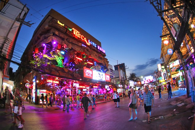 The Reasons Why Phuket Mesmerizes The Tourists-4